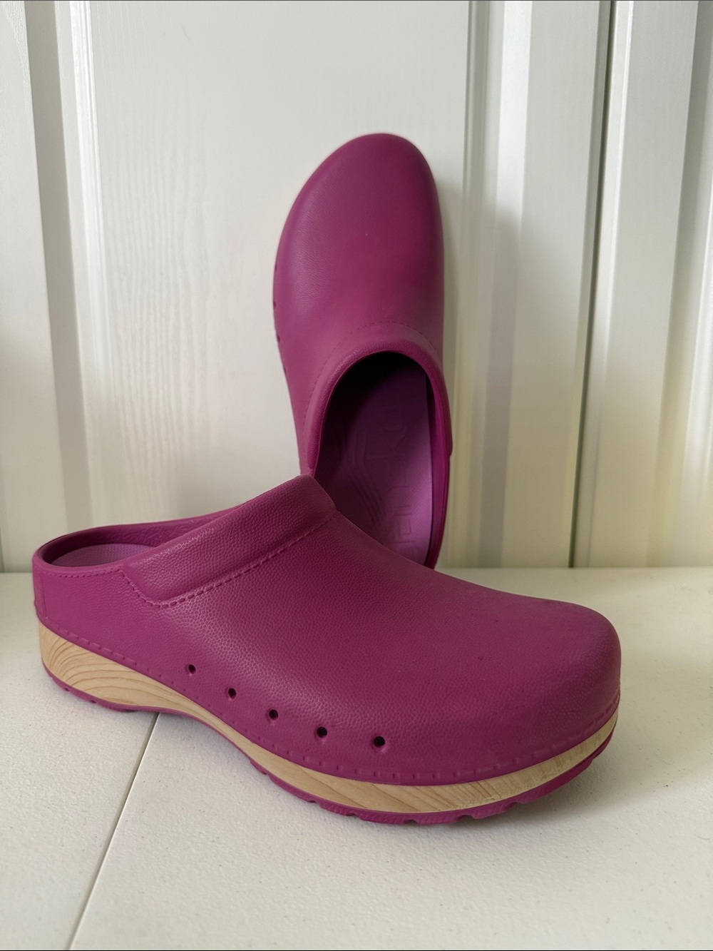 Dansko Kane Women's Slip-On Clog in Fuschia (sz Euro 41 or US 10.5 - 11)